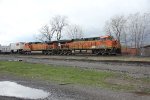 BNSF 7922 leading 28B